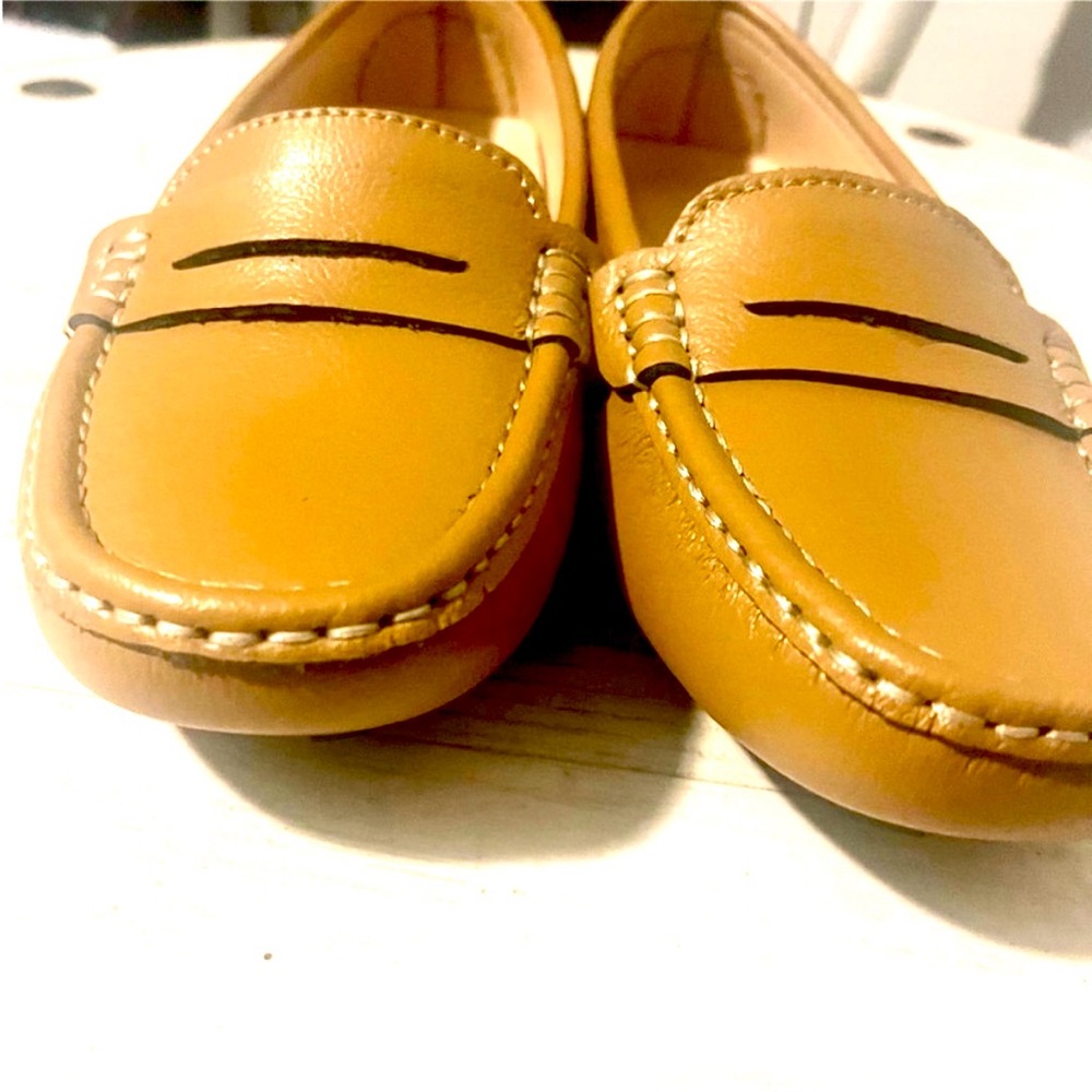 New, Artisure Women's Leather Penny Loafer Moccasins Slip On Comfort Flats, 7.5M - Picture 2 of 7